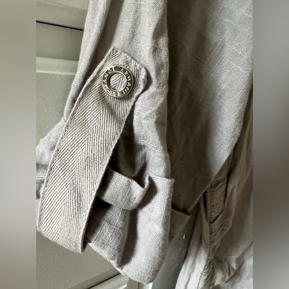 A/X Armani Exchange, Women’s size small, Grey button down - Picture 6 of 6